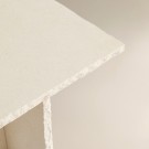 Mesa de apoio em pedra calcária