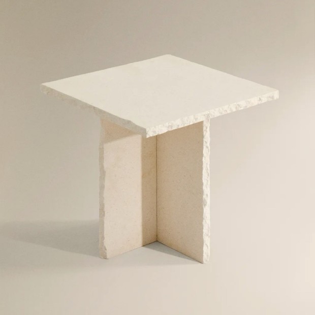 Mesa de apoio em pedra calcária